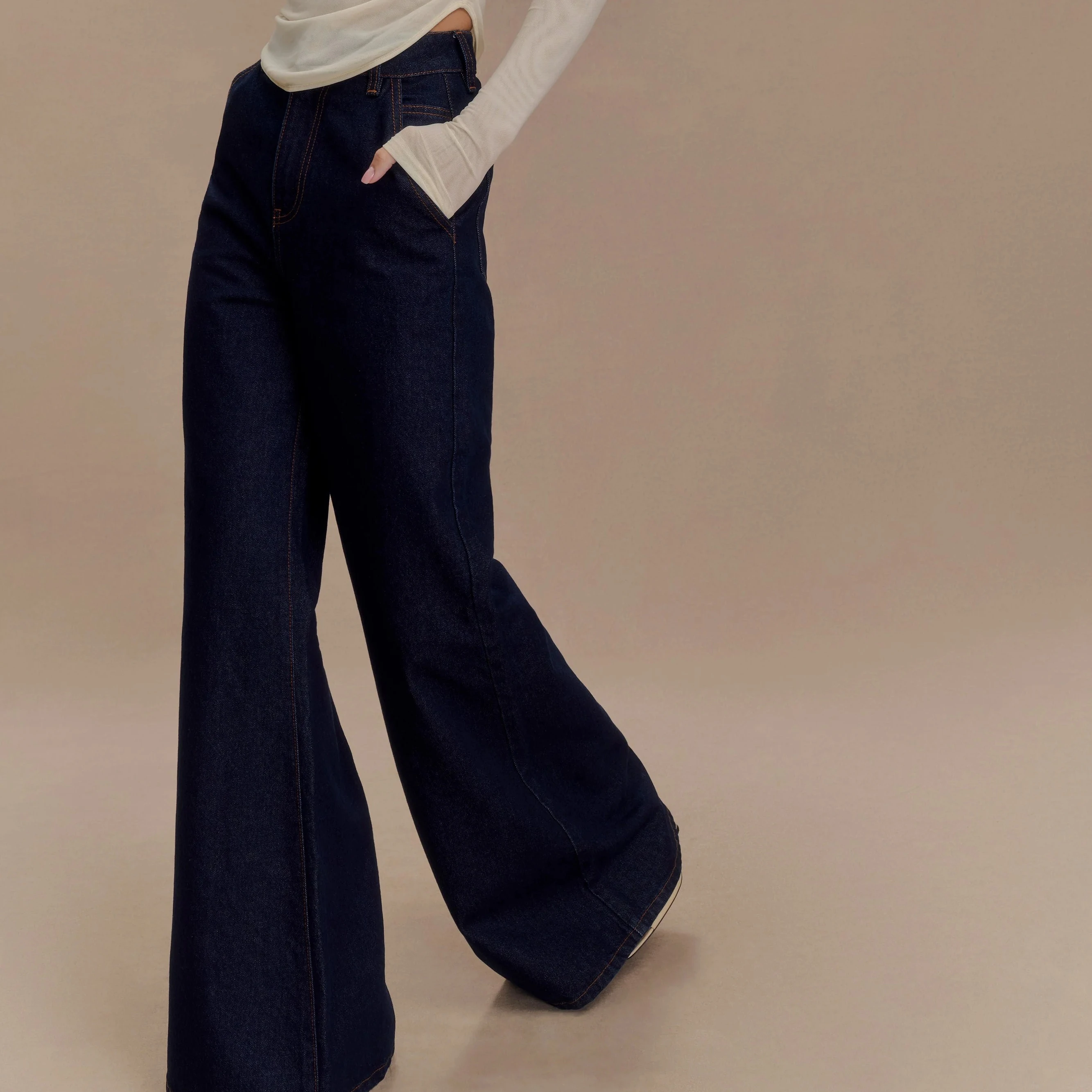 

2025 женские широкие расклешенные джинсы, модные повседневные однотонные свободные джинсовые брюки на выход с карманами