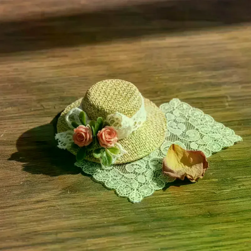 1Pcs Handcrafted Straw Hat for Miniature Scene Summer Beach Dollhouse Decoration