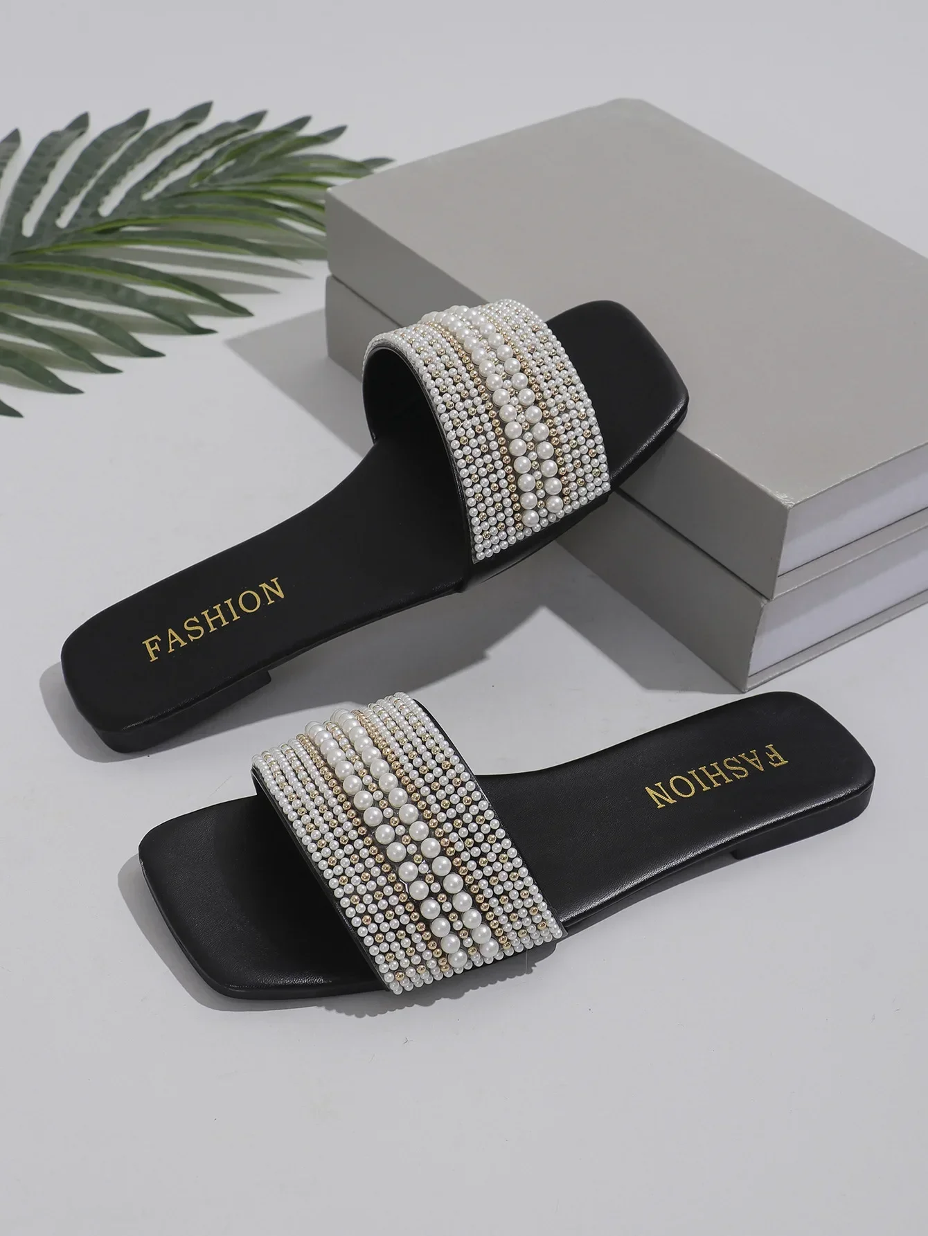 Damen-Sandalen mit flachem Boden, 2025, Sommer, neuer Stil, Perlen-Strass-Schuhe, Damen-Outdoor-Mode-Hausschuhe – Detail 15