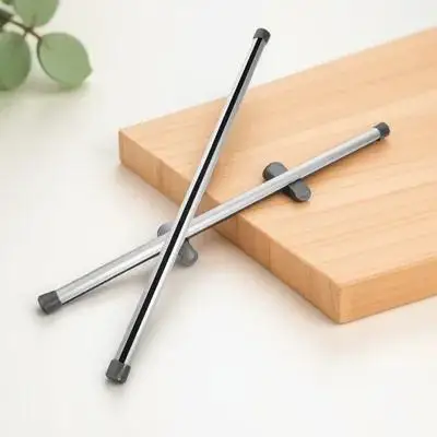 2Pcs Alloy Poster Frame Hanger Clip Style Adjustable Lightweight Aluminum Construction for Posters Paintings Artwork Scrolls