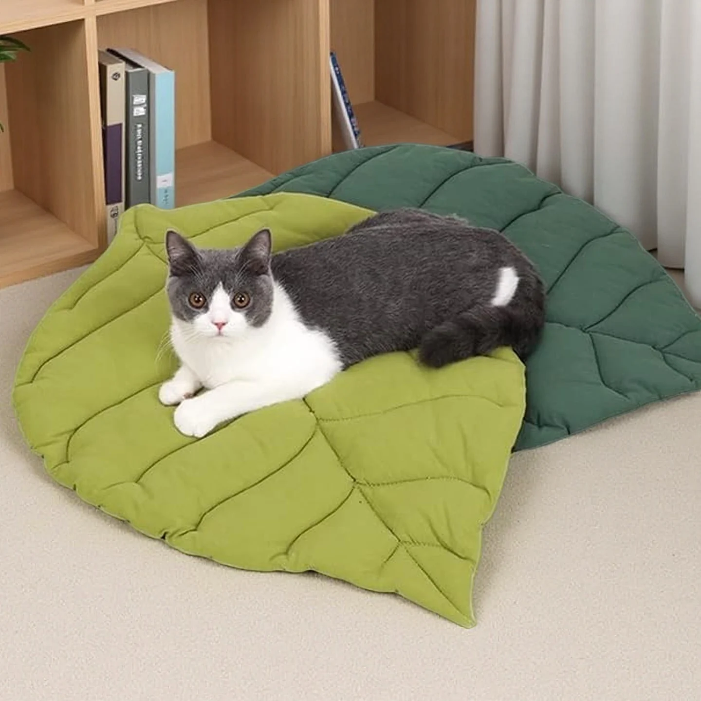 Cotton Pet Floor Mat Leaf Shaped Thickened Cat Dog Sleeping Cushion for Indoor Kennel Crate Sofa Four Season Use