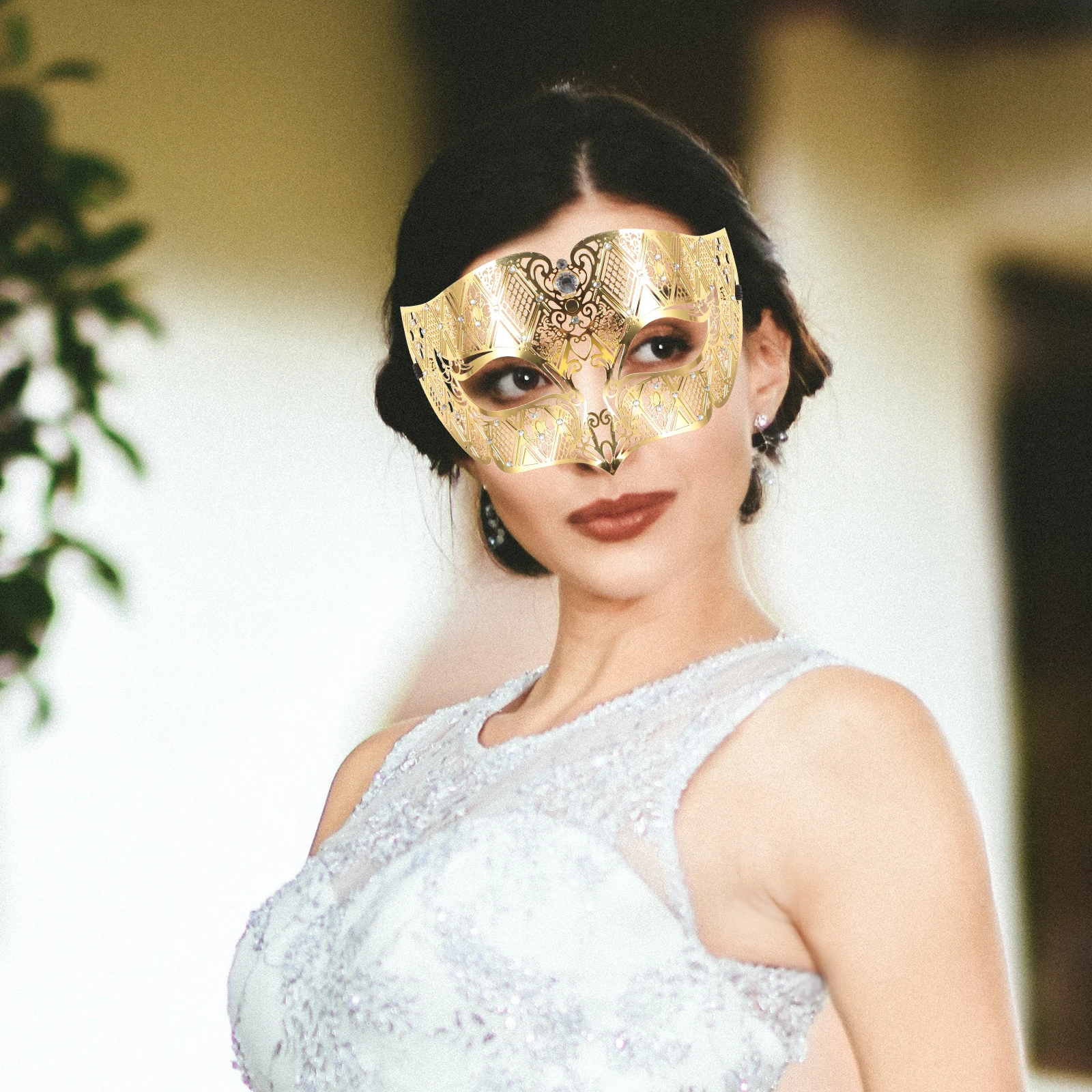 

Metal Masquerade Mask Half Face Cosplay Costume Party Props Rhinestone Iron Art Masks for Women Men Halloween Carnival