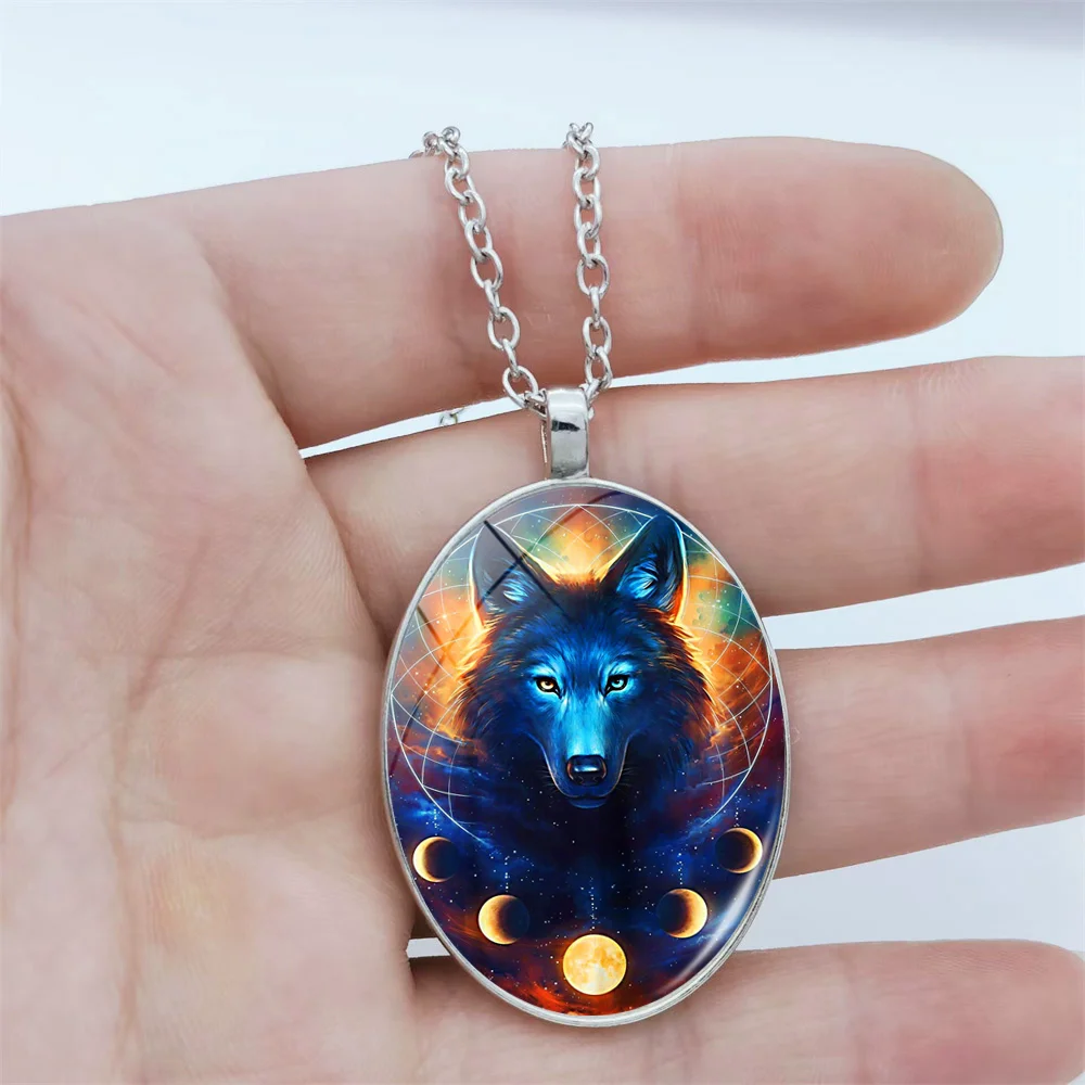 Vintage Wolf Badge Necklace Oval Time Gem Pendant Men's and Women's Jewelry Gothic Punk Necklace Gift