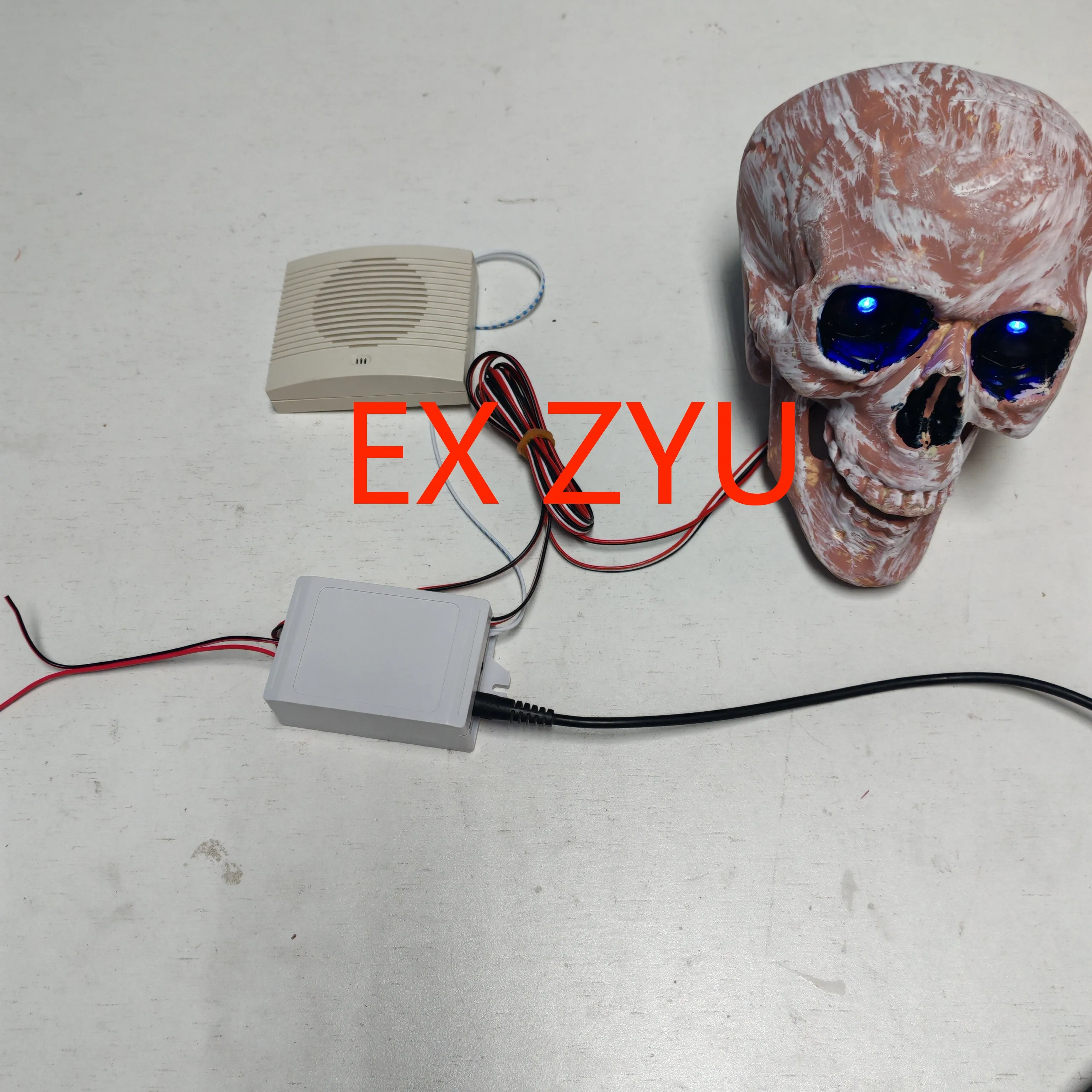 Escape Room Props Touch Hole Head Prop Use Hands to Touch the Hole Head for several seconds to open the door chamber room EX ZYU
