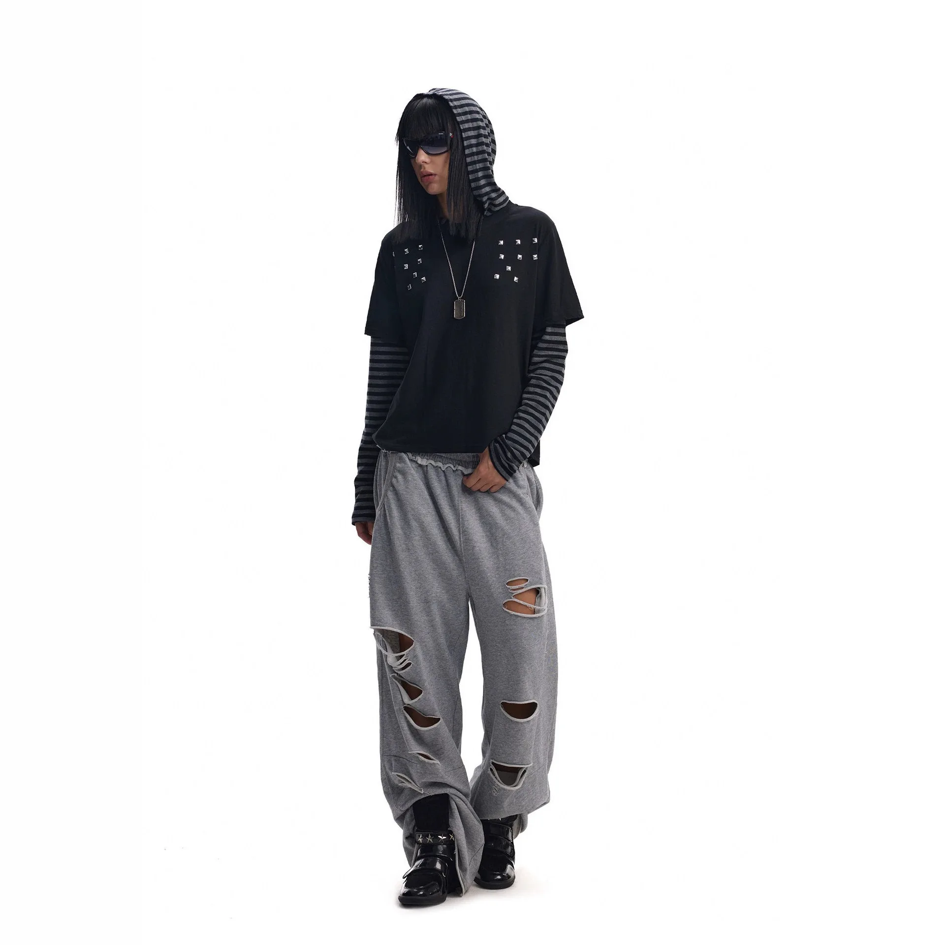 Subculture style hooded T-shirt, new style in early autumn, striped retro contrast design, rivet beading decorative T-shirt