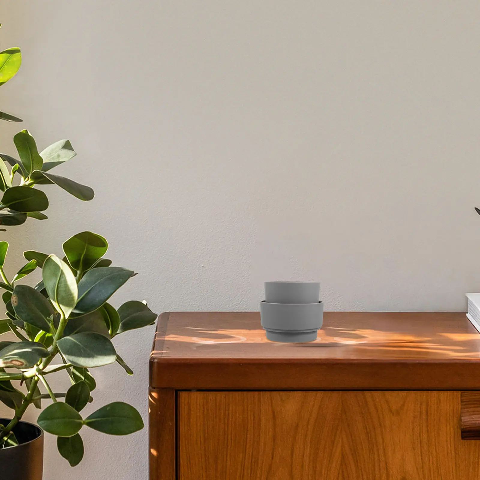 

Реалистичный цветочный горшок-тайник: скрытое отделение для денег, монет, украшений. Незаметный пластиковый контейнер для хранения денег.