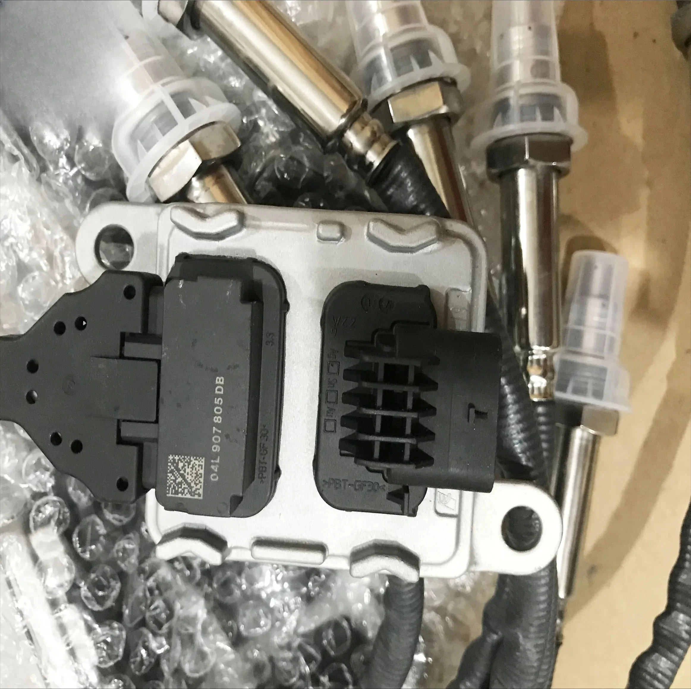 Car Auto Nitrogen Nox O2 Oxide Lambda Sensor 04L907805DB 04L 907 805 DB