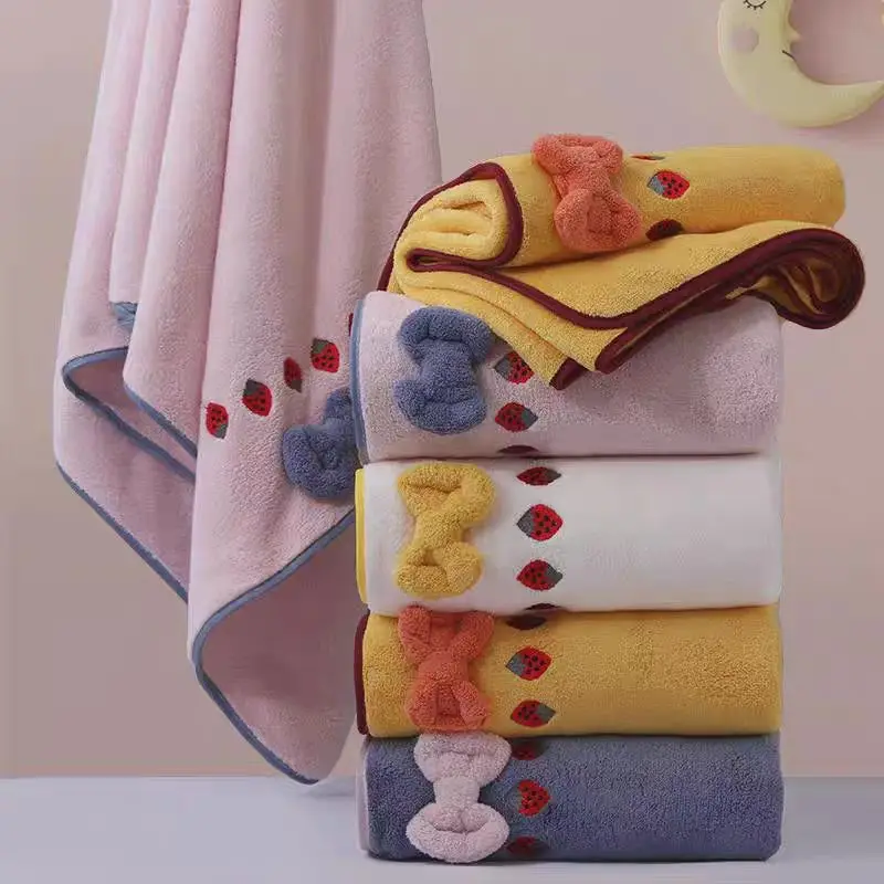 310g New coral fleece strawberry embroidery bath towel 70*140cm Super absorbent home use adult bath towel
