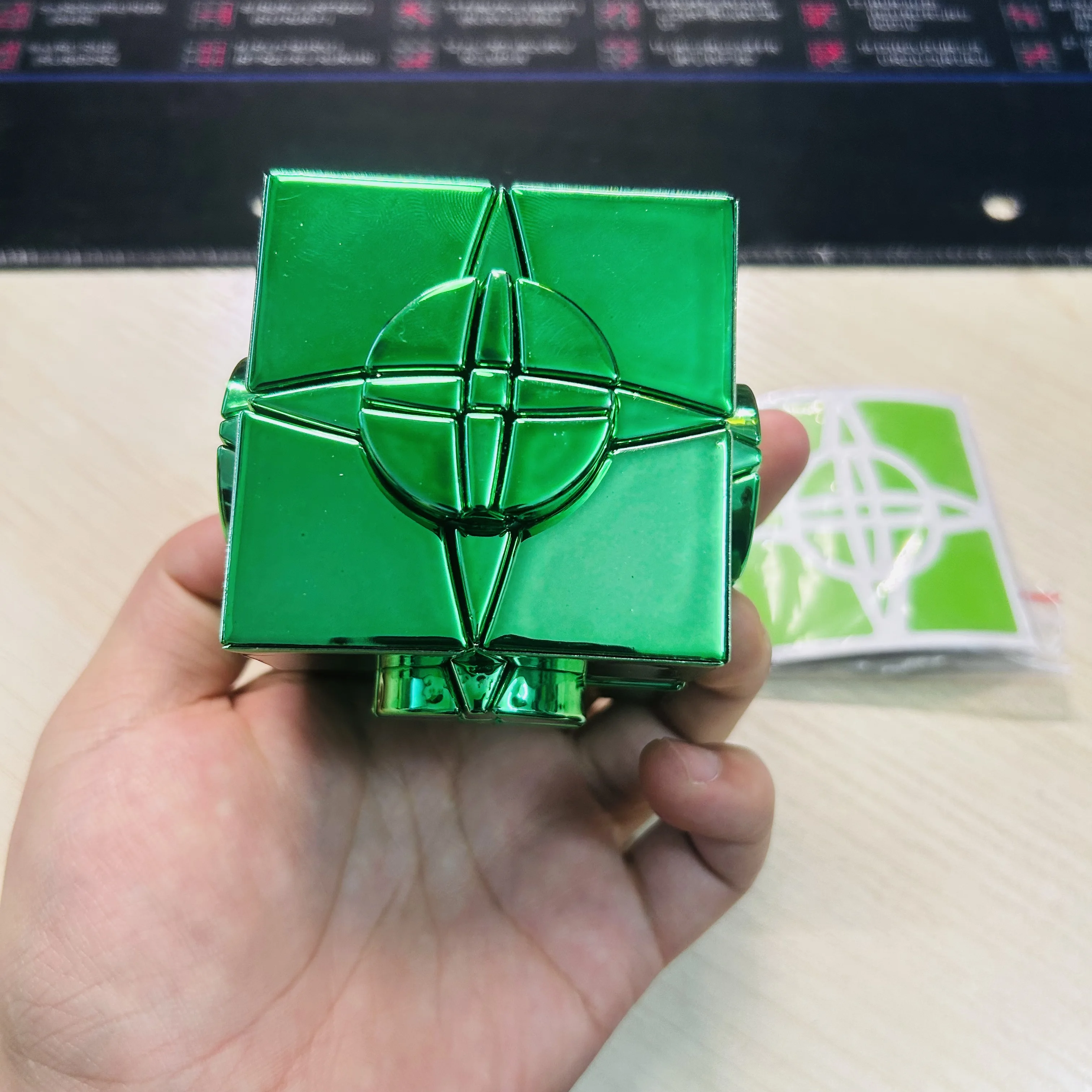 

MoYu 3x3 Cube Time Wheel Cube Electroplated Green Gold Version （only 1 ）