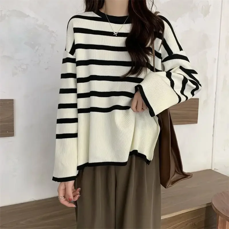

Women Striped Pullovers with Flare Sleeve Side Slit Crew Neck Knitted Sweater Cozy Jumper Fall Winter Teen-girl Daily Outfit