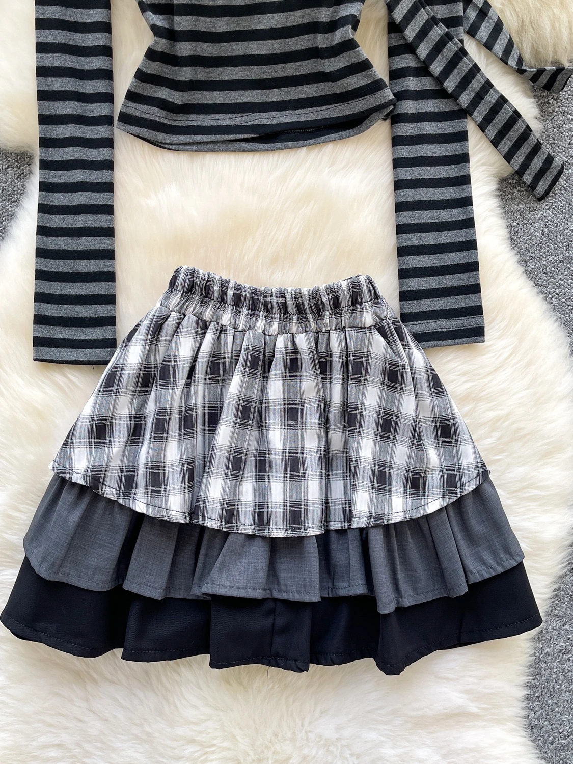 Hot Girl Pure Desire Pittige Set Dames Herfstontwerp Eén schouder Turn-down Kraag Lange Sve Gestreepte Top Hoge Taille Volant...