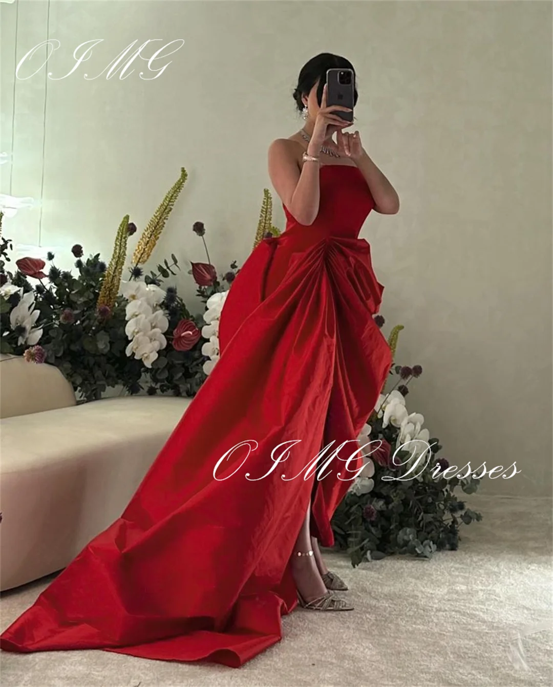 

OIMG Strapless Sleeveless Red Prom Dresses A-Line Women Satin Vintage Ruched Simple Elegant Evening Gowns Formal Party Dress