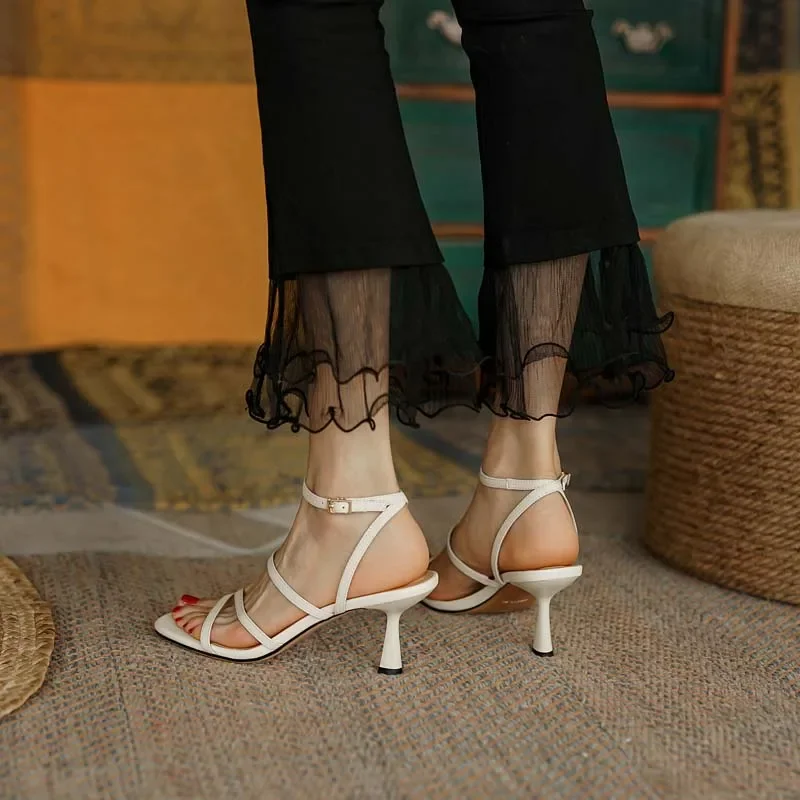 2024 New Ankle Strap Sandals Summer Women Sexy Party Lady Open Toe High Heels Fashion Woman Beige Apricot One Word Buckle Sandal