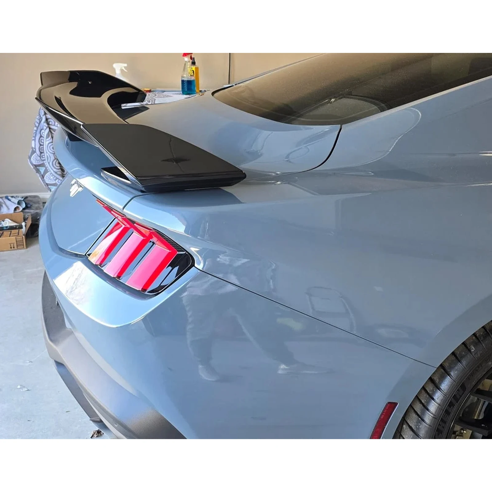 Rear Bumper Tail Wing Spoiler Diffuser Trunk Lip Splitter Kit Carbon Look For Ford Mustang S650 2024 2025 GT Dark Horse Ecoboost