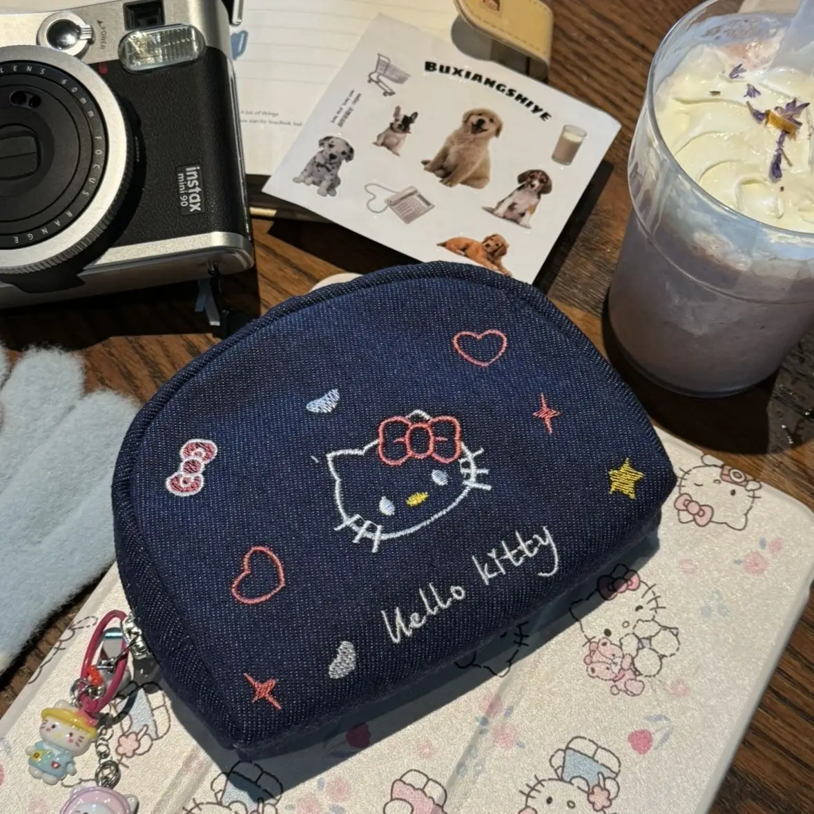 

Sanrio милая джинсовая косметичка Hello Kitty с милым вышивкой, сумка для хранения помады, портативная сумка для хранения большой емкости для девочек