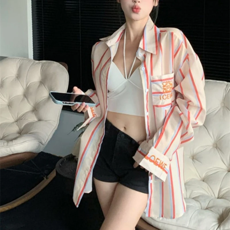 2025 new vertical striped long sleeved sunscreen shirt jacket for women's summer temperament, layered top, shirt cardigan