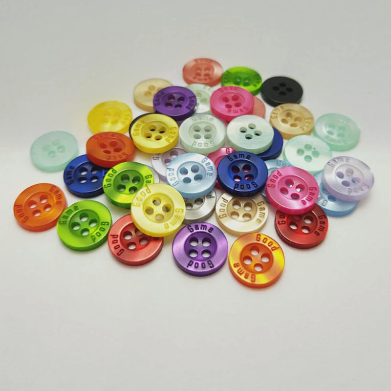 

100/200 шт., смоляные пуговицы с вашим логотипом, блестящие пластиковые пуговицы с 4 отверстиями для одежды, оптовая продажа пуговиц для рубашек и брюк своими руками
