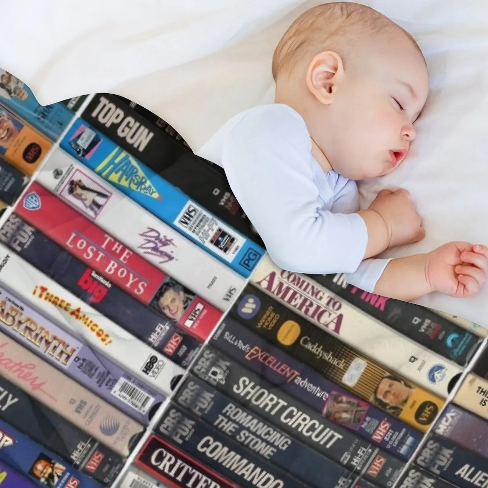 أعظم أفلام في الثمانينيات - بطانيات كاسيت VHS عتيقة من الثمانينيات مطبوعة بطانية ريتروس هدية شخصية محشوة بطانيات سياحية