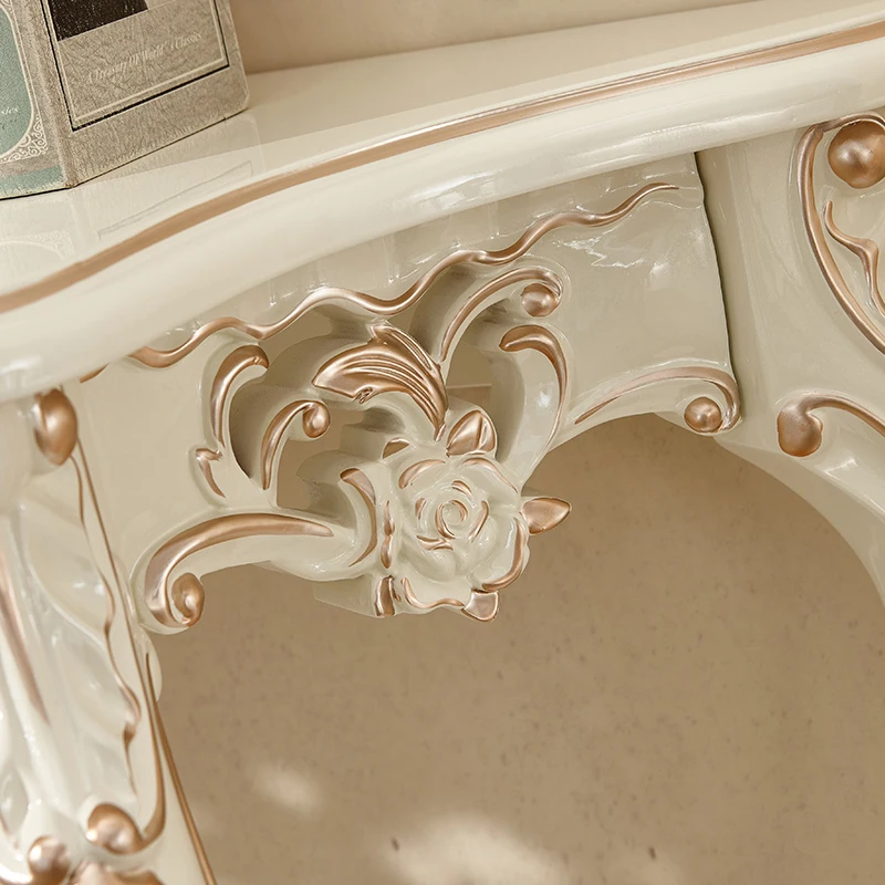 

Мебель для небольших квартир: стол в стиле французской виллы, пасторальный полукруглый приставной столик для прихожей, столик для гостиной, диван для гостиной.