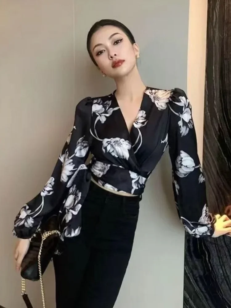 Lantern Sleeve Blouses Women Retro Elegant Chic Office Lady Print Fashion Inside Bandage Design Classic All-match Blusas V-neck