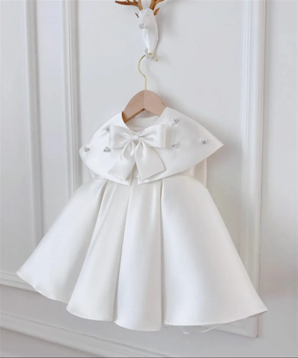 

Vintage Cloak Flower Girl Wedding Dress Baby Girl Satin Pearl Bow Sleeveless Princess Party Birthday Baptism Gown Customized