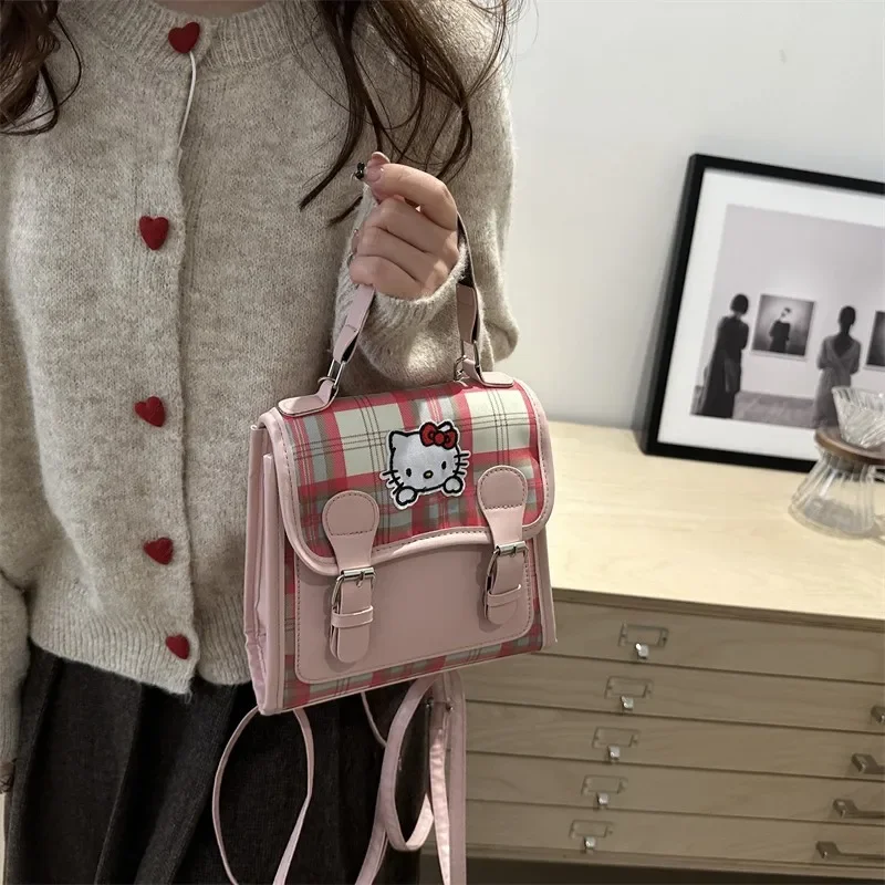 حقيبة ظهر Hello Kittys Sanrios للأطفال بتصميم جديد للترفيه حقيبة ظهر للسفر محمولة بكتف واحد على طراز الكلية للفتيات