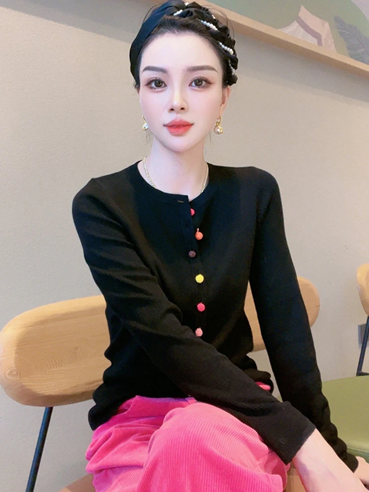 

Faionable Knitted Woolen Cardigan Long Sve Commute Base irt Anti-Aging Sweater Design Sense Buttons Autumn Sle