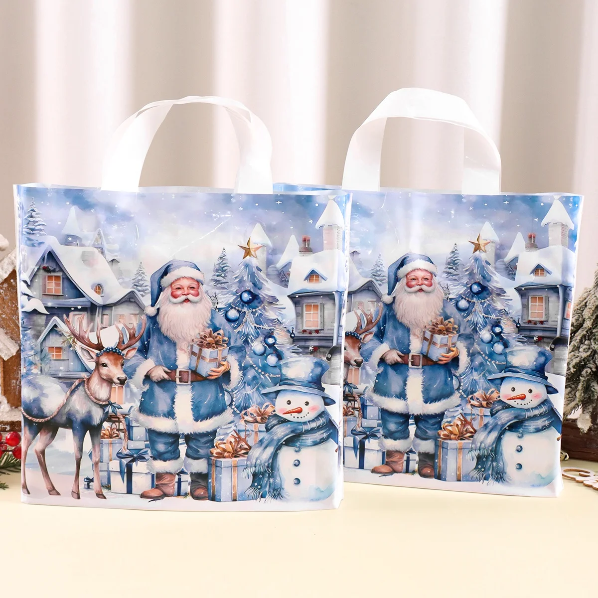 6/12 Stück blaue Weihnachtsgeschenktüten mit Aquarell-Weihnachtsmann-Aufdruck, Winterwunderland-Thema, Süßigkeitentüten für Weihnachtsdekoration – Detail 3