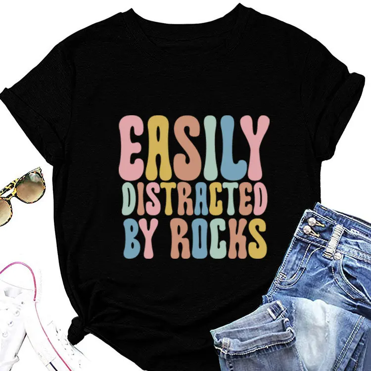 The new summer short-sleeved T-shirt easily distracted by rocks print casual loose trend plus-size top