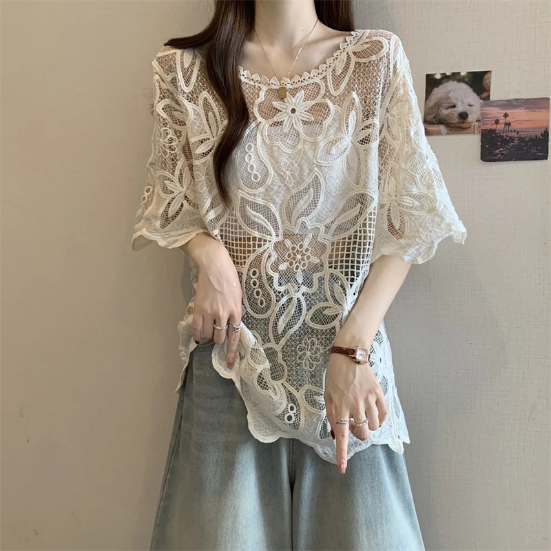 Korean Women Embroidery Tops Summer Hook Flower Hollow Out Blouse Loose Casual Clothing Knitted Pullovers Blouse