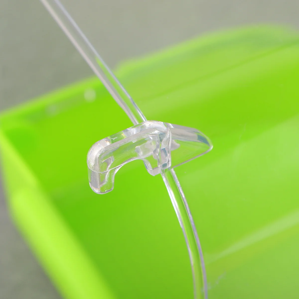 

Caged Bird Bath Covered Plastic Base Detachable Small Birds Bath Canary Budgies Parrot Cage Bathtub Splash Proof Bird Shower