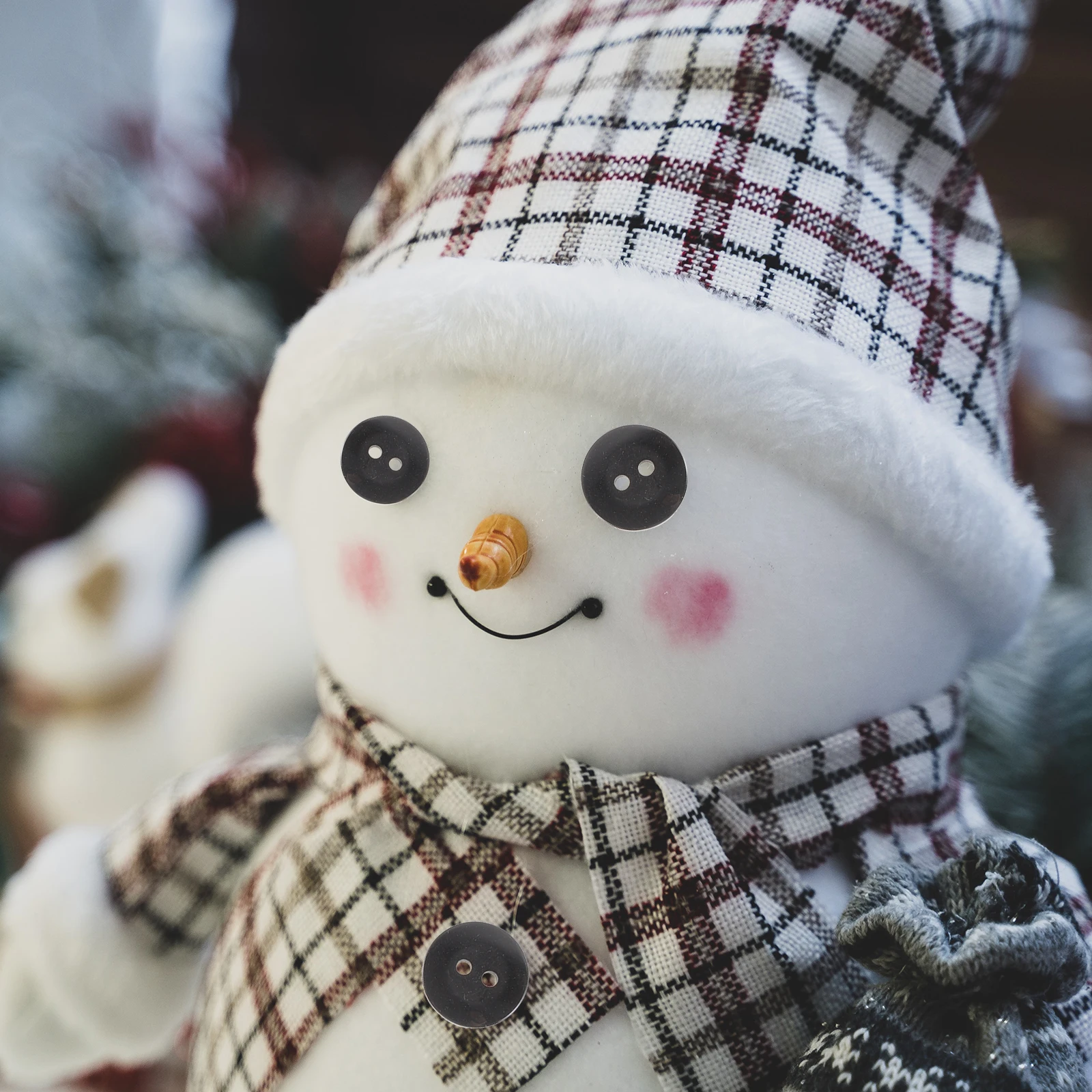 

1 set Christmas Snowman Accessories DIY Kit Plastic Buttons Nose Eyes Hats 12Pairs Antlers Kindergarten Decor Props