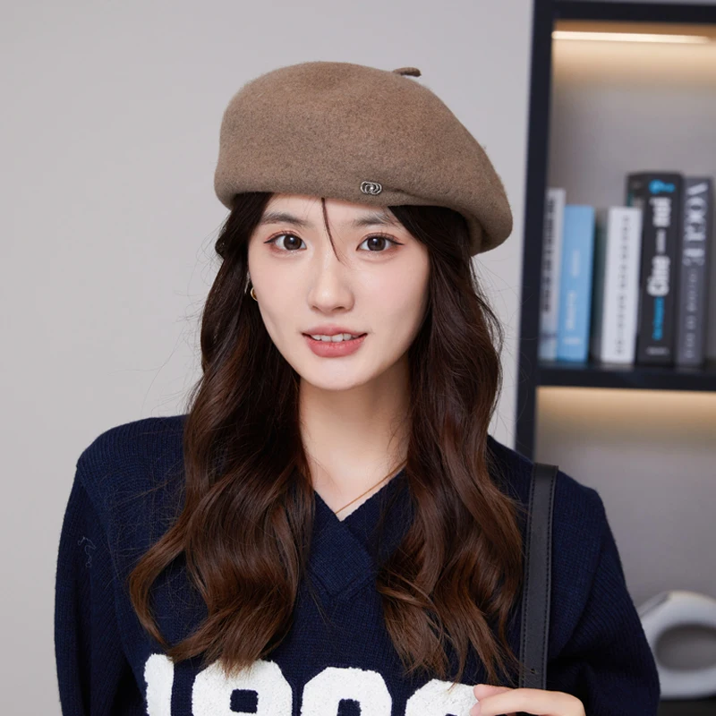 Korean Versatile Women's AutumnWinter Woolen Woolen Fabric Show Face Small French Retro Painter Beret