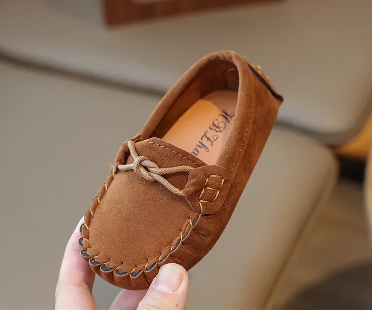 Mokassins für Jungen und Mädchen, weiche, atmungsaktive Slip-On-Schuhe für Kinder, modische, lässige Slipper, flache Schuhe mit Knoten, klassischer britischer Stil, neu – Detail 12
