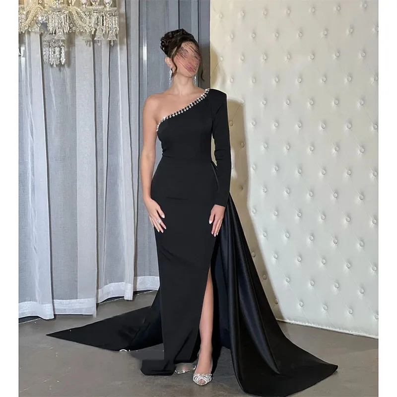 

Classy Black Evening Dresses Mermaid One Shoulder Beaded with Slit Sweep Train Party Gowns Saudi Arabia Special Occasions Dress