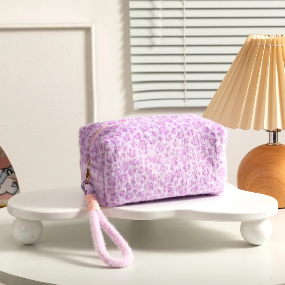 Casual Plush Cosmetic Bag Leopard Print Pattern Portable Leopard Print Cosmetic Bag Large Capacity Zipper Fluffy Makeup Bag