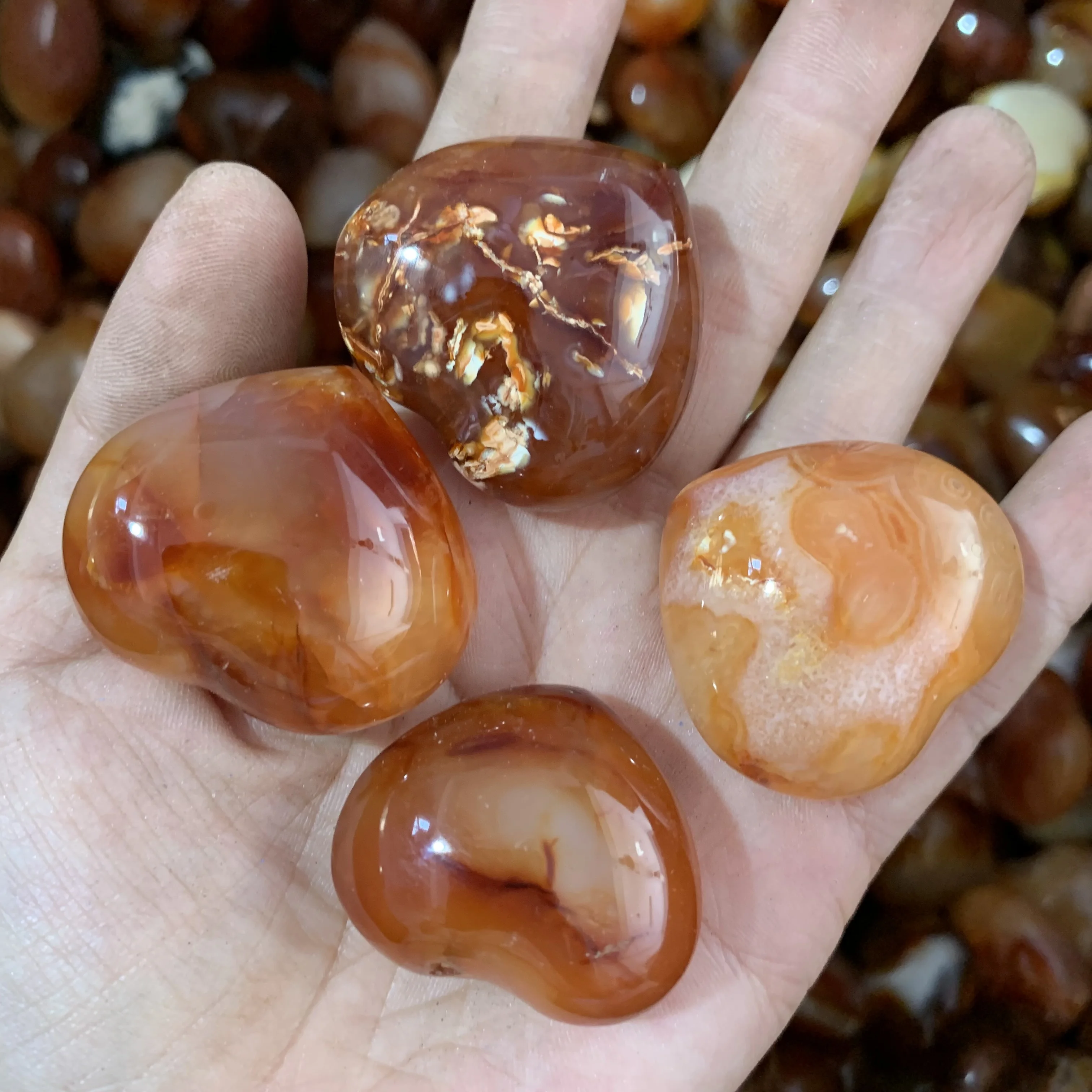 Natural Red carnelian Carved Heart Worry Stone Crystal Love Palm Stone Used for Cleansing and Protection