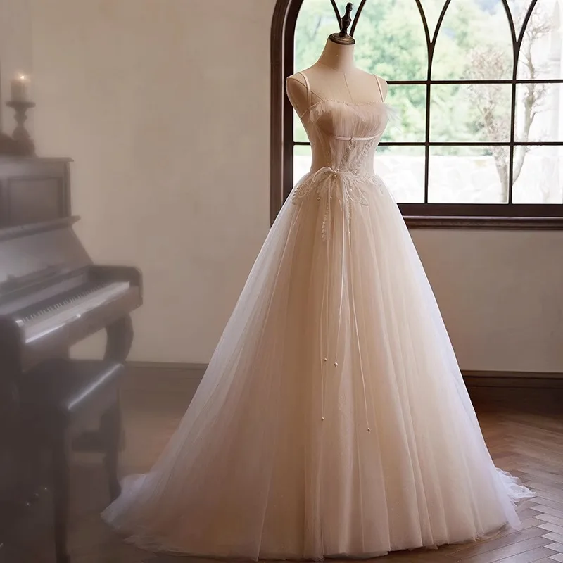 فساتين زفاف الأميرة الفرنسية الرجعية بسيطة الشمبانيا زهرة الدانتيل السباغيتي حزام حزب اللباس الدانتيل يصل فستان سهرة مخصص