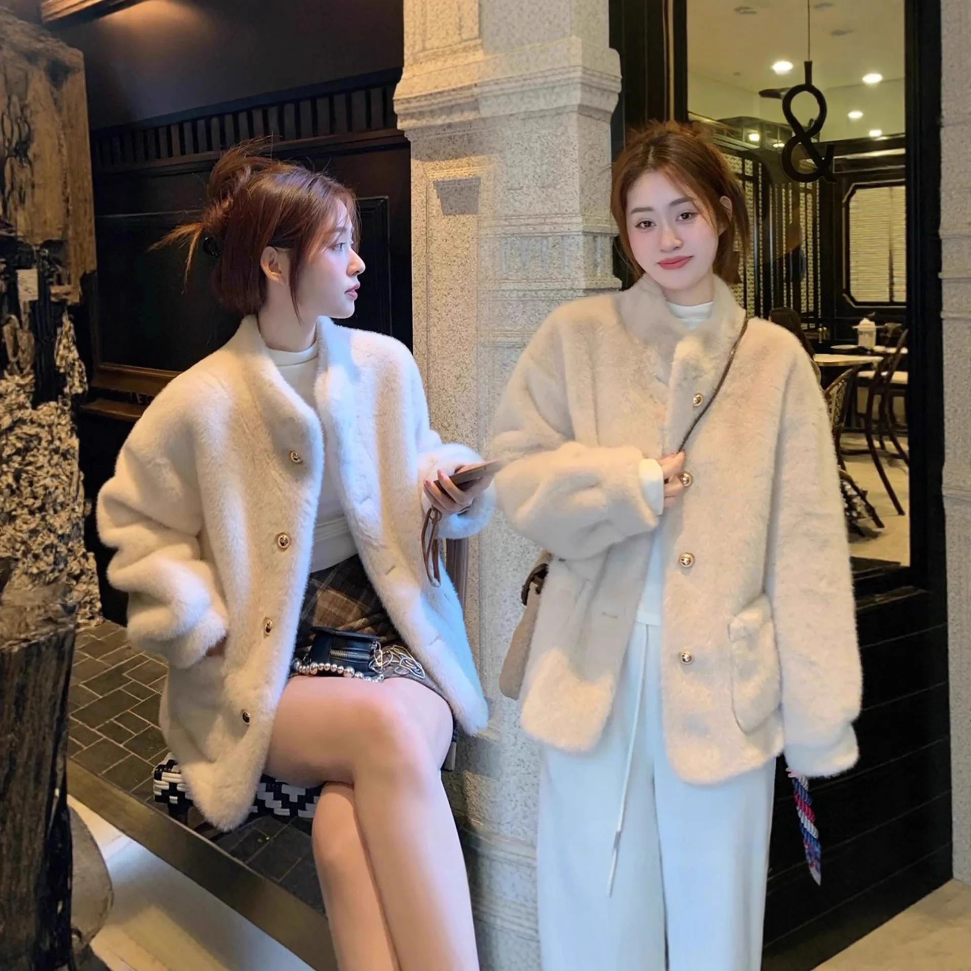 

Eco-Friendly Faux Fur Jacket Women's Plush Stand Collar Coat Luxury Winter Top​