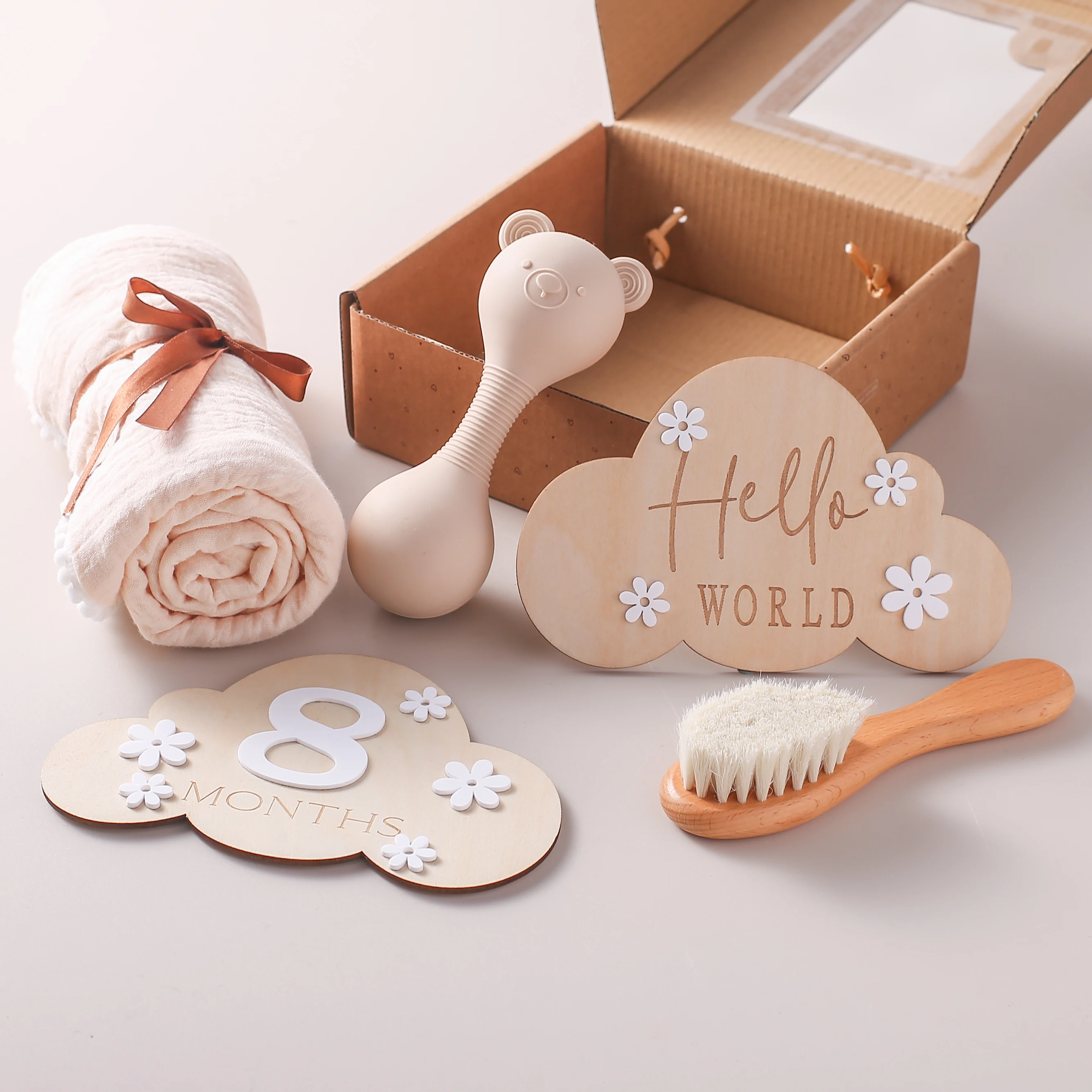 5pc/Set Baby Shower Gifts Set Silicone Rattle Toys Wooden Brush Bear Teething Toys for Babies 0 to 3 Months Birth Milestone Card