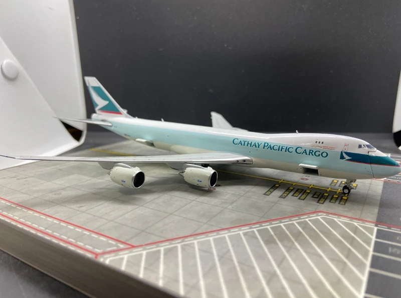 1:400 B747-8F B-LJF EW4748010 المحيط الهادئ الخطوط الجوية البضائع سبيكة طائرة نموذج لعبة لجمع الأنف مفتوحة قادرة