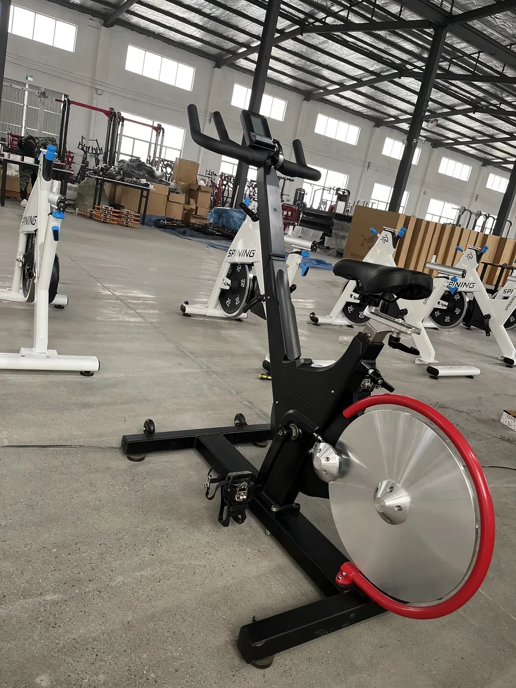 Spining Bike White Black Bike Cycling Home Use Magnetic Resistance spin bike gym equipment