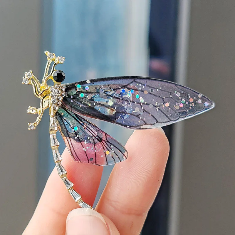 Fashion Transparent Acrylic Dragonfly Brooches For Women Vintage Insect Animal Brooch Scarf Buttons Clothing Pins Jewelry Gifts