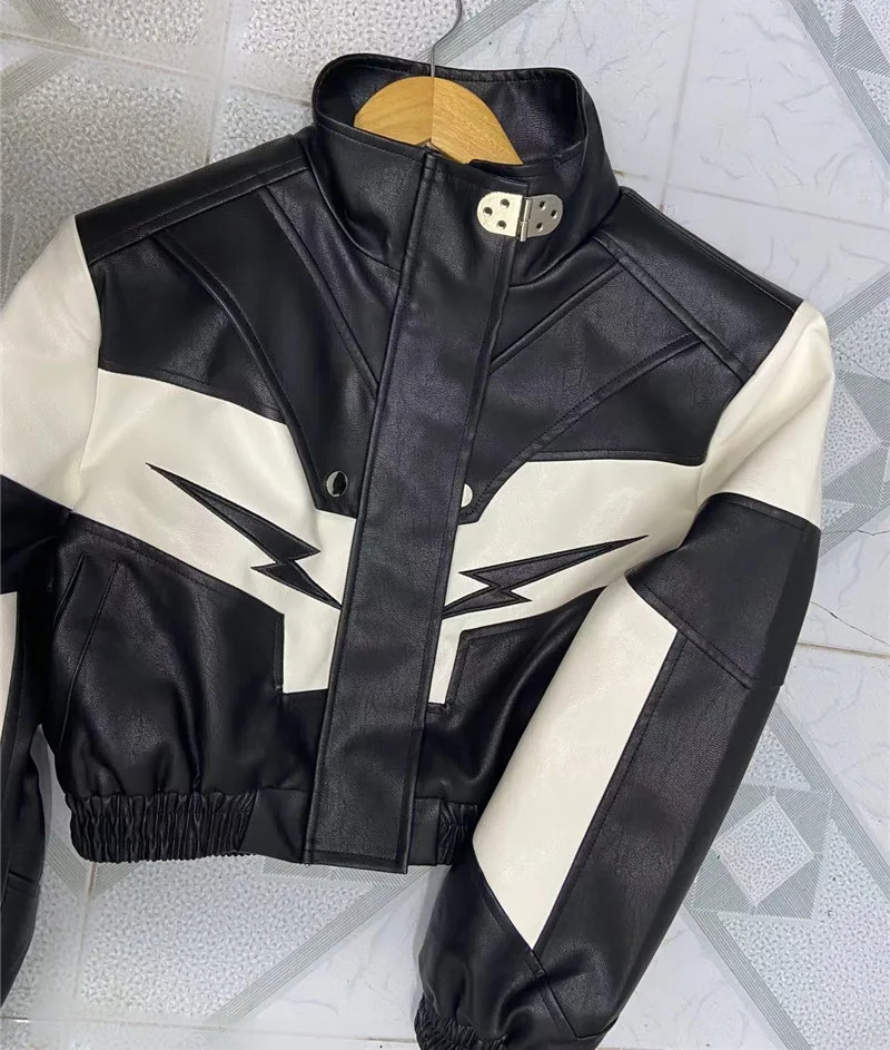 Otoño nueva calle motocicleta abrigo atractivo mujer blanco y negro empalmado bordado abrigo de cuero chaqueta de cuero