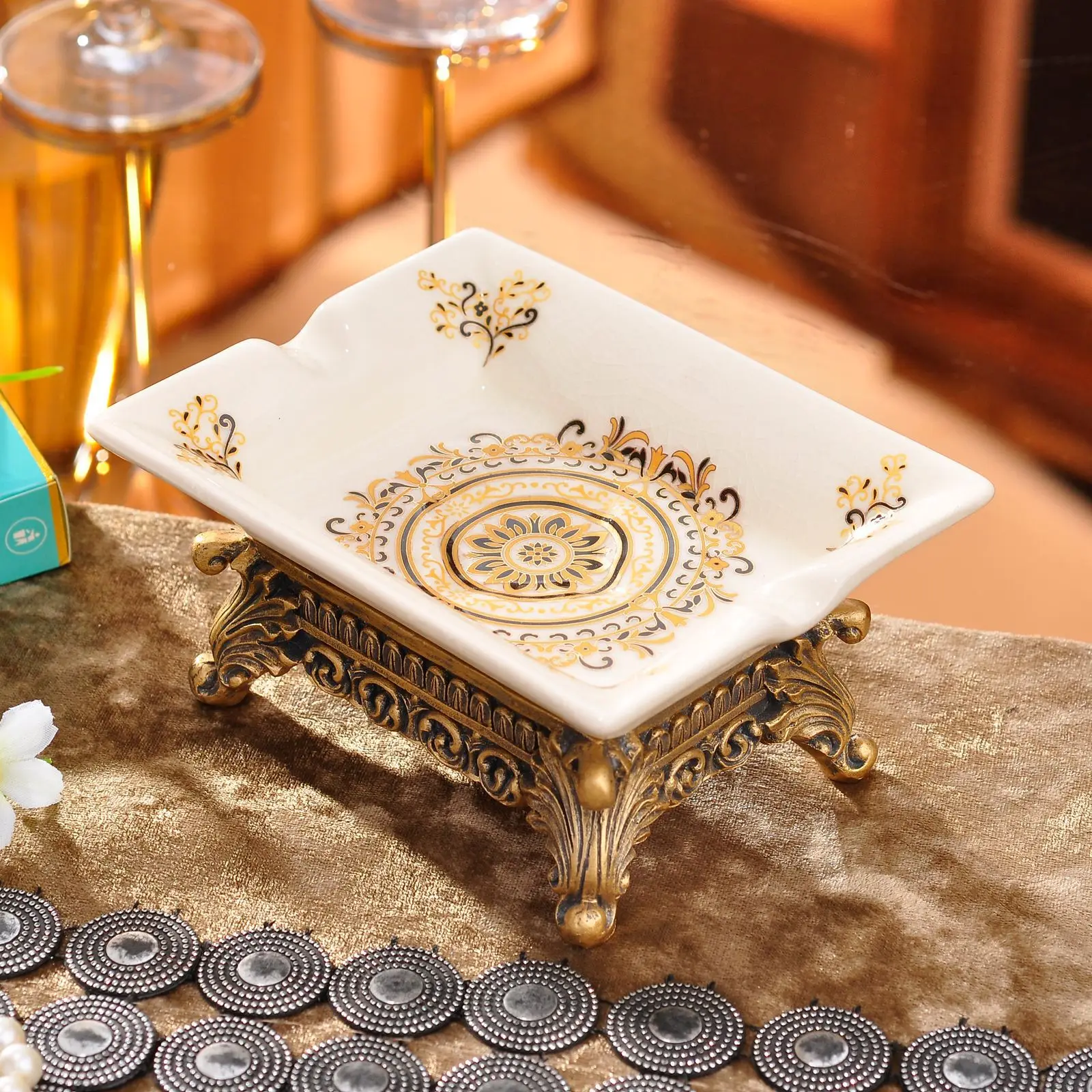 

Керамическая Пастельная маленькая Коробка для мыла в классическом европейском стиле, мыльница для отеля, ванной комнаты, оригинальная креативная модная мыльница