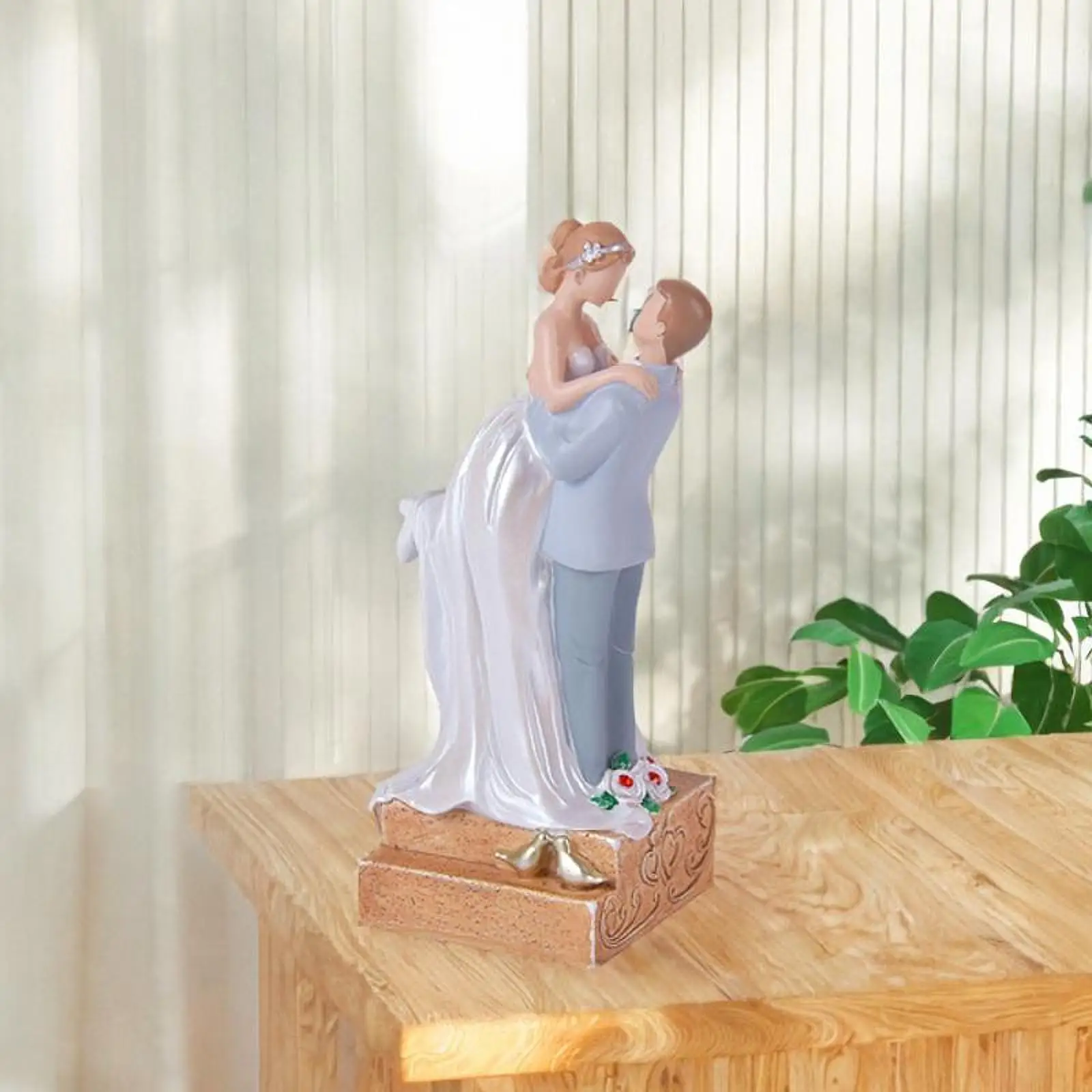 Small Wedding Cake Dolls Topper Couple Figurine Resin Sculpture Bride and Groom Statue for Desk Decoration Anniversary