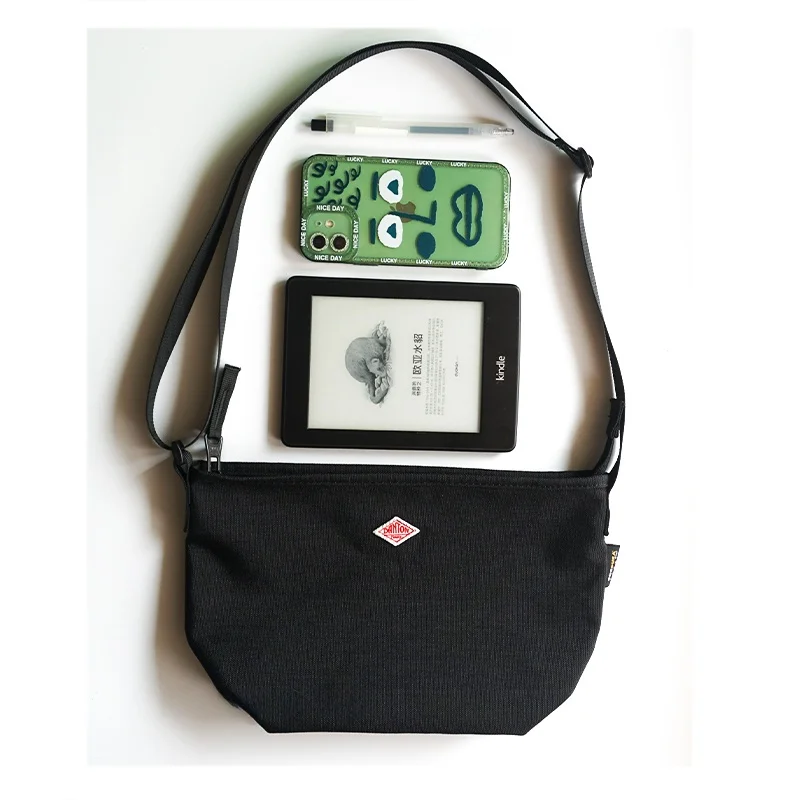 

Outdoor Waterproof Lightweight Casual Crossbody Bag Commuting Single oulder Bag for iPad Sli Trendy Embroidered Nylon