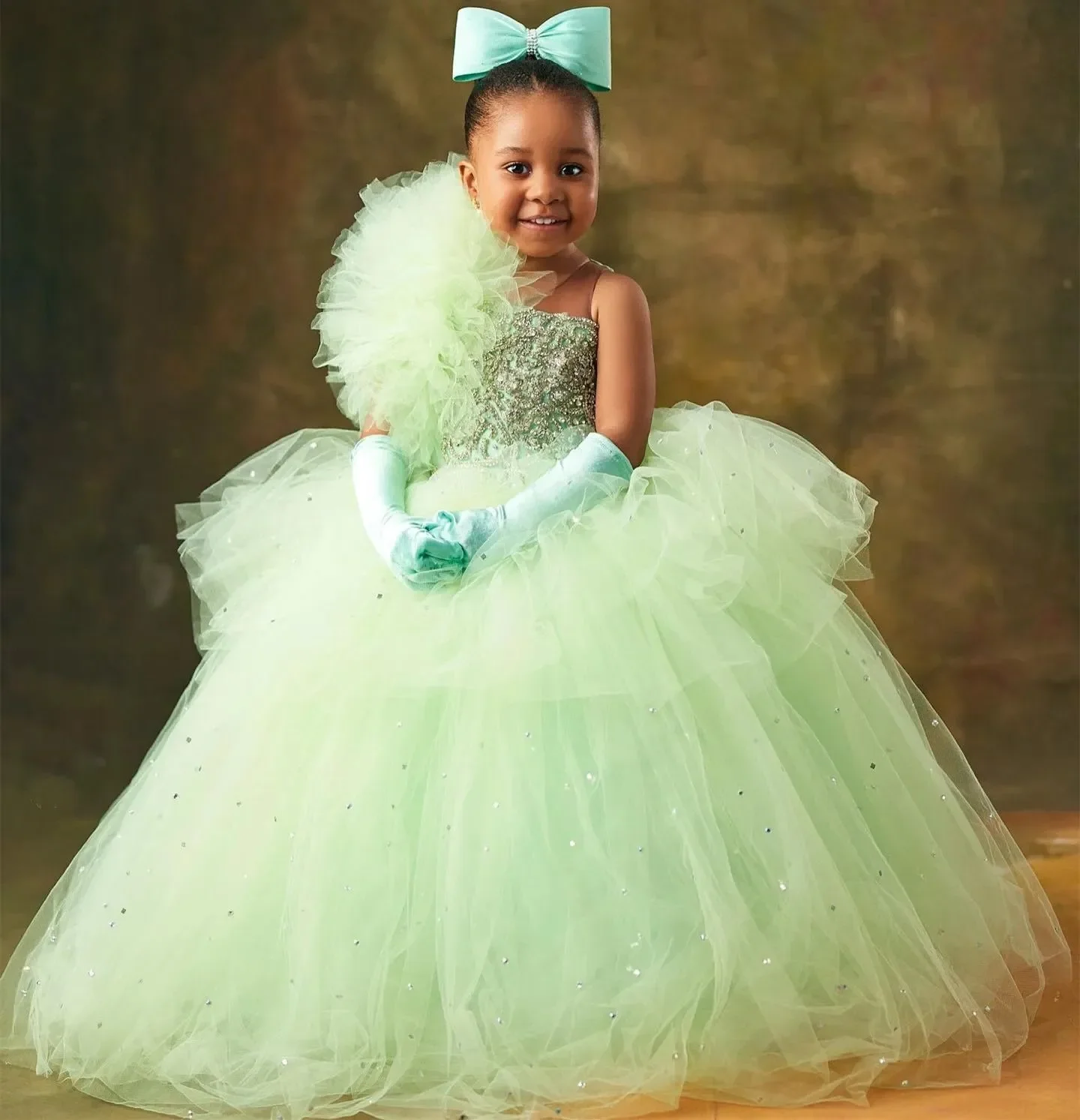 

Sage Green Flower Girl Dresses Fluffy Tulle Long Kids Pageant Dress One Shoulder For Photo Shoot Kids Party Ball Gowns