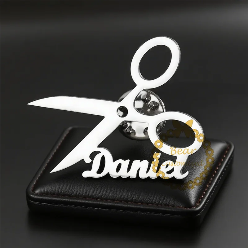 

Брошь на заказ - персонализированные булавки из нержавеющей стали с индивидуальным именем, брошь с именной табличкой - посещаемость на свечение - свадебный подарок - логотип на заказ