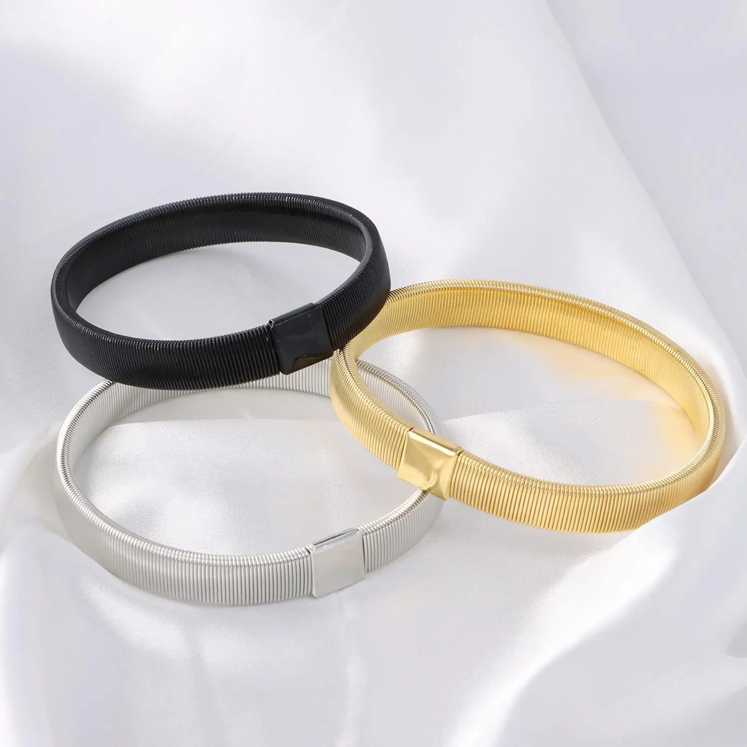 Uniseks Garter Lengan Logam Elastis Melar Cincin Lengan Kemeja Manset Penyangga Lengan Aksesori Pakaian Gelang Pria Baru